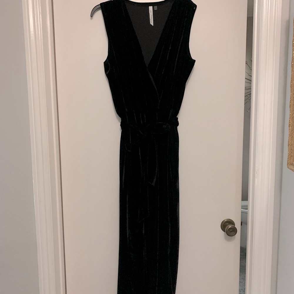 🤗Jet black V neck Jumpsuit